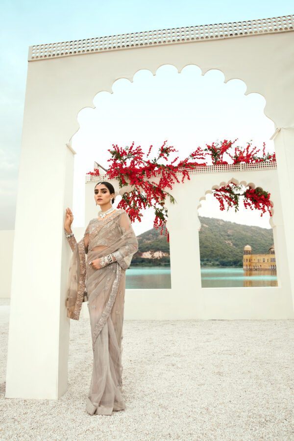Grey Net Saree - Image 4